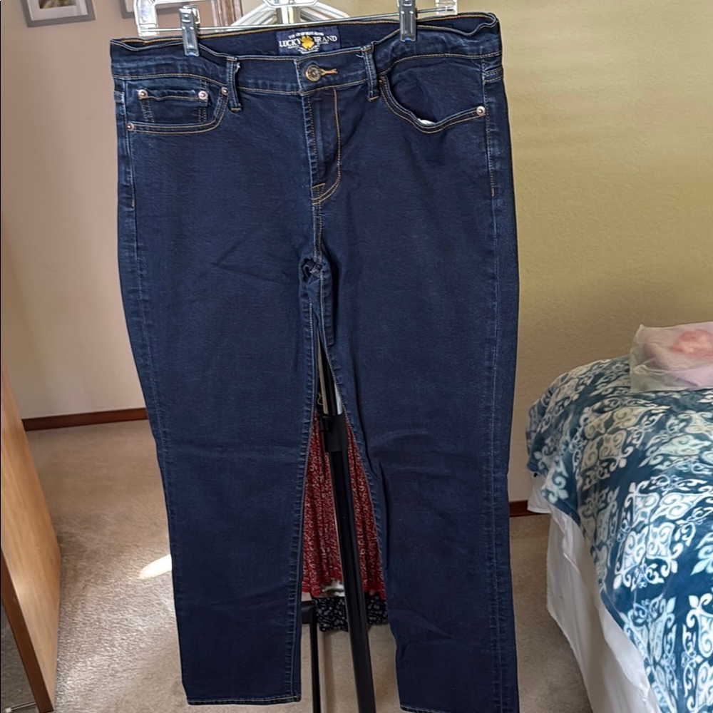 Lucky Brand Sweet’N Straight Dark Wash Blue Jeans, Size 12/31 Ankle